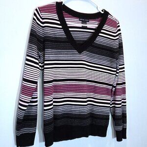 New York & Company Striped V-Neck Sweater Size M